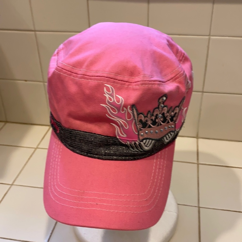 Main Gate pretty pink hat